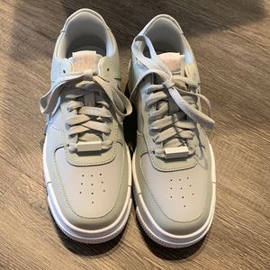 Nike Air Force 1 pixel sneaker